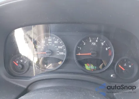 2011 Jeep Compass z USA, uszkodzony, nr VIN 1J4NF1FB8BD135624